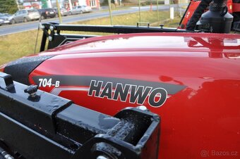 Traktor HANWO HWE 704 C, STAGE V, 4 válcový motor Víčko - 11