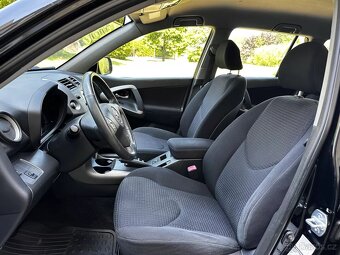 Toyota Rav4 2.2 D4-D 130kW SUV 4x4 Navi Tempomat Rám Nášlapy - 11