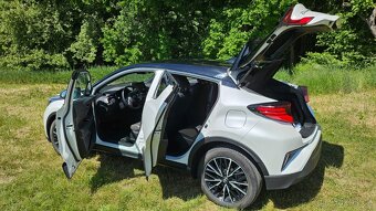 Toyota C-HR 1,8 Hybrid - odpočet DPH možný - 11