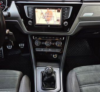 VW TOURAN TDI 2016 MANUÁL VÝHŘEV ADAPT. TEMPOMAT TAŽNÉ ALU - 11