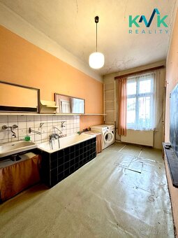 Činžovní dům vhodný k bydlení i komerčnímu využití - 11
