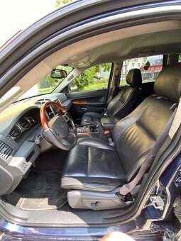 Jeep Grand Cherokee - 11