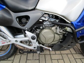 Honda XL 1000 V Varadero rok 2000    60000kč   - 11