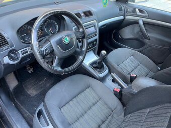 Škoda Octavia II 1.6 TDI lehce bouraná, plně pojízdná - 11