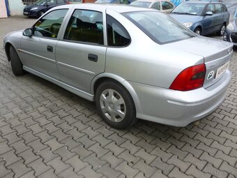 Opel Vectra 1.8 16V 1.majitel NOVÉ V CZ - 11