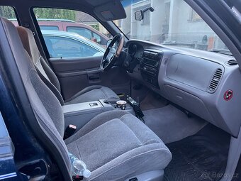 Prodám Ford Explorer 4,0 6V 152kw 4x4 - 11
