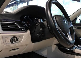 BMW Řada 7 730d xDrive ExeDrivePro / HarK nafta automat - 11