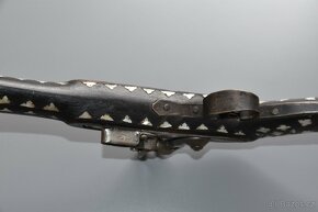 KŘESADLOVÁ PISTOLE-PUŠKA S NÁDOBOU NA PRACH - 11