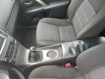 Toyota Avensis III (T27) Combi 2012 - 11