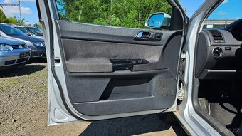Volkswagen Polo 1.2i 12V, r.v. 2008, klima, ALU, výhřev - 11
