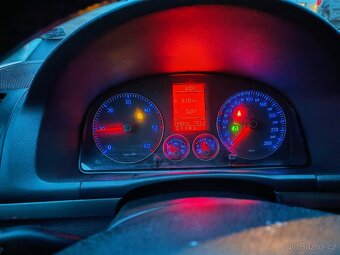 VW Touran DSG, 2.0TDI 103KW r.v.2010 - 11