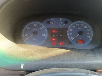 Renault master 2.2 dci L2h2 šestimístný - 11