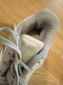 Bílé sportovní pohodlné tenisky Adidas, velikost 41 - 11