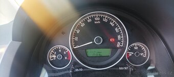Škoda Citigo 1.0 44kw 05/2014 koupeno čr 1 majitel - 11