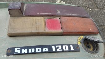 Zadni čelo na ŠKODA 105/120 s lištou a světlem. - 11