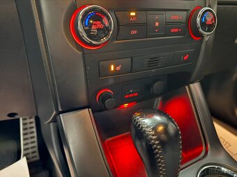 Kia Sorento 2,2 CRDI PREMIUM AUTOMAT KAMERA KEYLESS TOP - 11