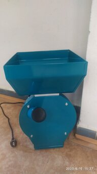 Kladivkový šrotovnik na obilii - 11