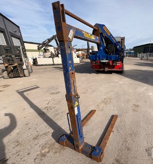 Volvo FH16 650 8x4 valník s hydraulickou rukou - 11