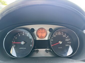 Nissan Qashqai 1.6i 84 KW - 11