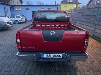 Nissan Navara Double-Cab 2.5DCi 126kw 2009 slušný stav - 11