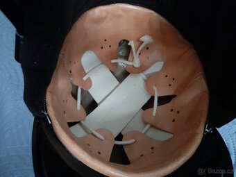 Stará policejní přilba VB, SNB, + Opasek - 11