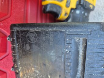 aku vrtačka DeWALT DCD709+akumulátor, baterie DeWALT DCB182 - 11