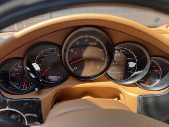 Porsche Panamera Turbo - 11