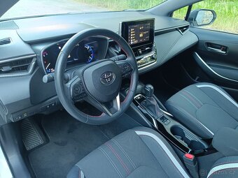 Toyota Corolla Hybrid GR Sport rok 2022, najeto: 39.225 km - 11