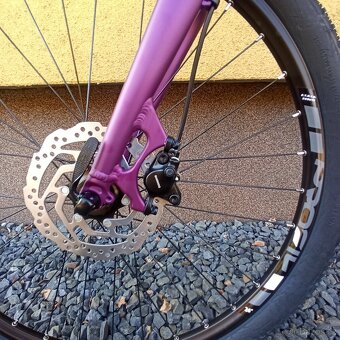 Dětské kolo MRX 26" IDUS rám 13" převody SH 1x8 fialová - 11