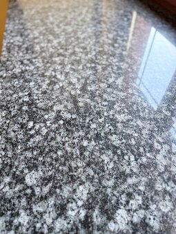 Kuchyňská linka a žulová deska - 11