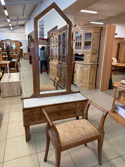 Art deco - toaletka se zrcadlem a pohodlnou stoličkou - 11