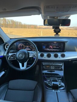Mercedes Benz E220d - 11