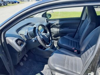 Toyota Aygo 1.0 VVT-i 53KW serviska 2x klíč TOP výbava - 11