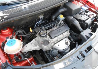 Škoda Fabia 1,2 12V 51kW SPORT Serviska benzín - 11