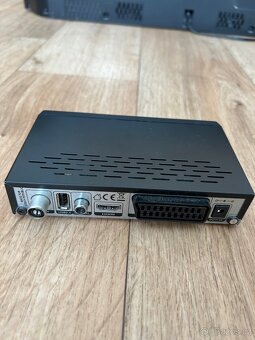TV LCD SONY KDL - 32R424A + SET TOP BOX ALMA 2820 - 11