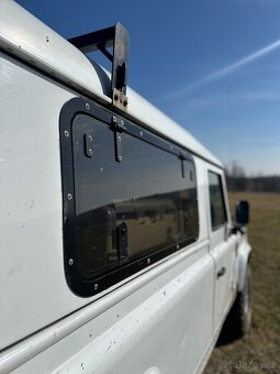Land Rover Defender 110 Puma 2.4TDCi - 11