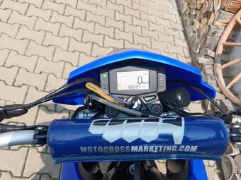 YAMAHA XT 125 X - 11