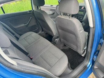 Volkswagen Golf - 11