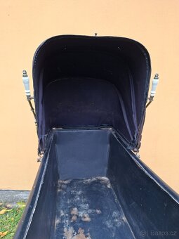 Starožitný kočárek pro miminko č.  633 - 11