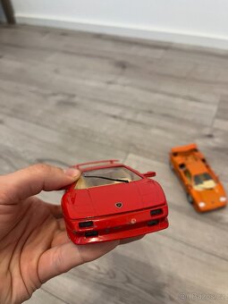 Bburago 1:24 sbírka 3x modelu aut lehce poškozené - 11