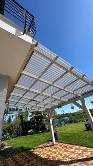 Pergola s boční zahrnovací zástěnou - 11