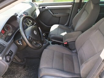Volkswagen Touran - 11