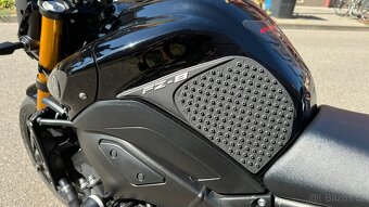 Yamaha FZ8 - 11