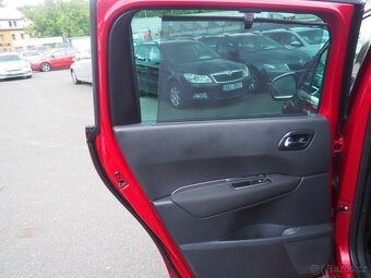 2011 Peugeot 5008 1.6i 115kW 7míst - 11
