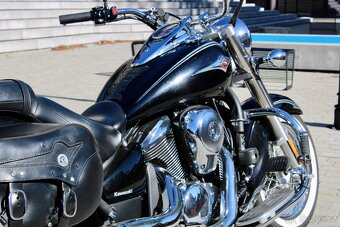 Kawasaki Vulcan VN 900 Classic Special Edition - 11