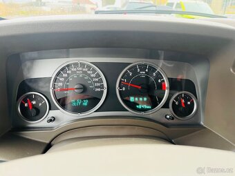 JEEP PATRIOT 2,4 benzín - 11