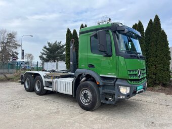 Hákový nosič kontejnerů Mercedes Benz Arocs 6x4 – 2016 - 11