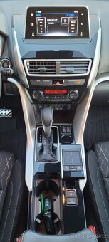 Mitsubishi Eclipse Cross 1,5 T-MiVEC 120kW benzín - 11