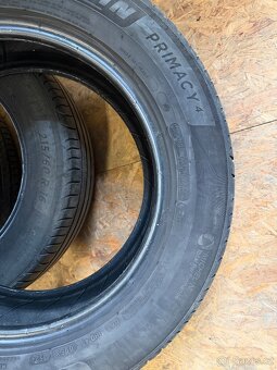 Prodám pneu Michelin 215/60r16 - 11