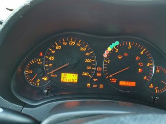 Toyota Avensis D4D - 11